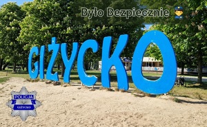na zdjęciu widnieje napis Giżycko - było bezpieczne